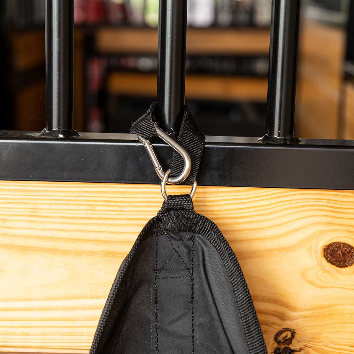 Professionals Choice Scratchless Water Bucket Holder | – Paddock Saddlery